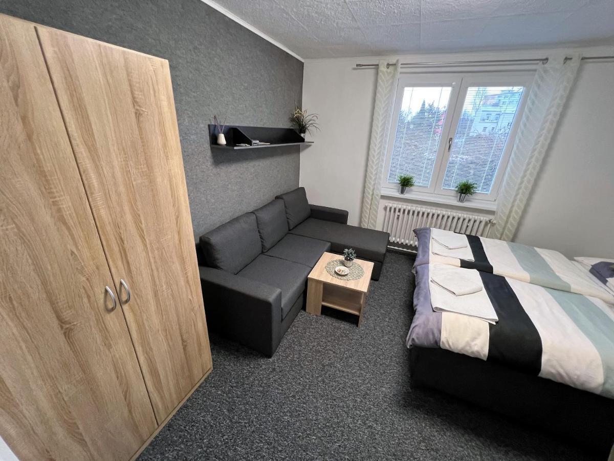 Apartmány Karlovy Vary Esterno foto