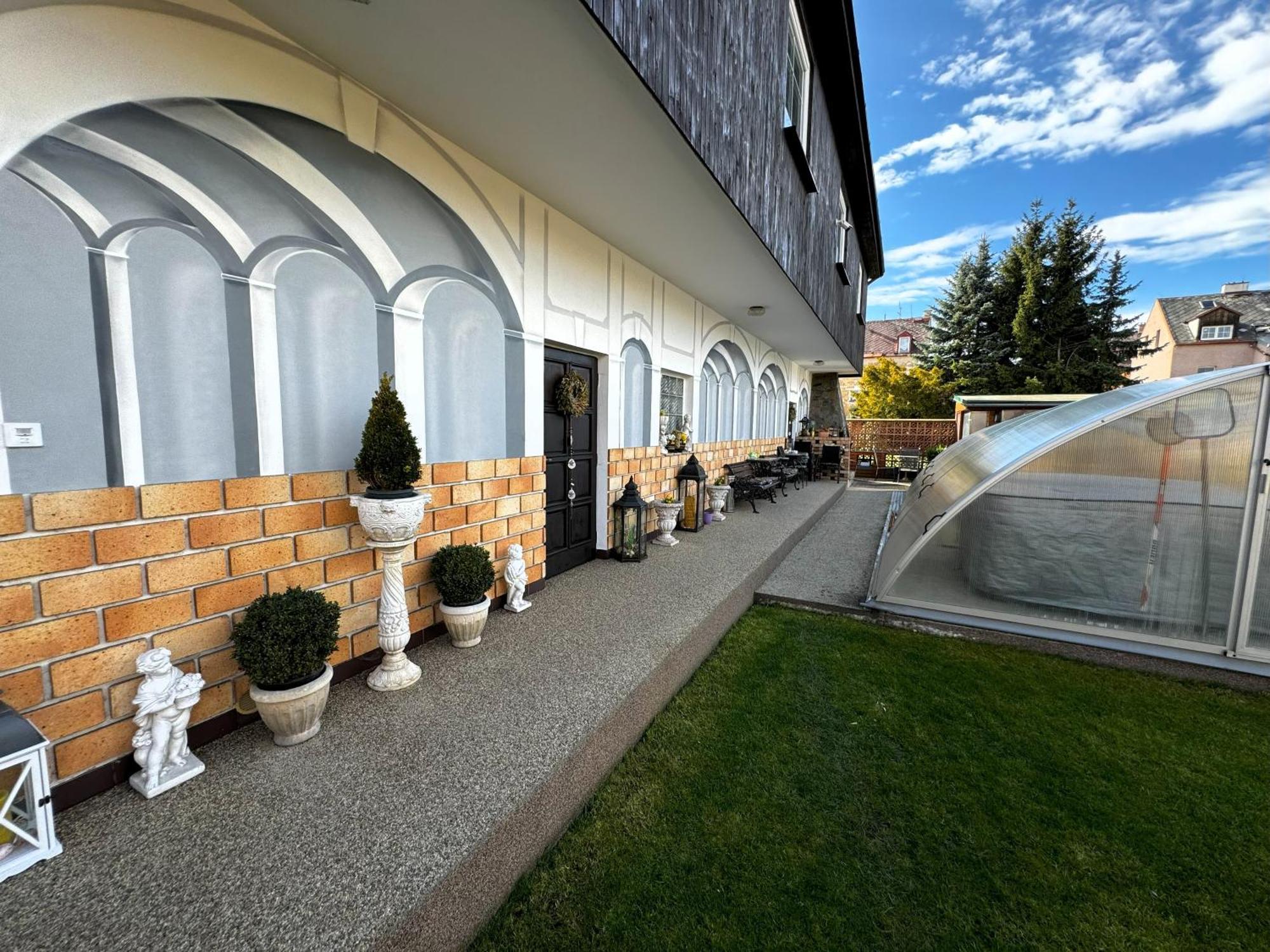 Apartmány Karlovy Vary Esterno foto