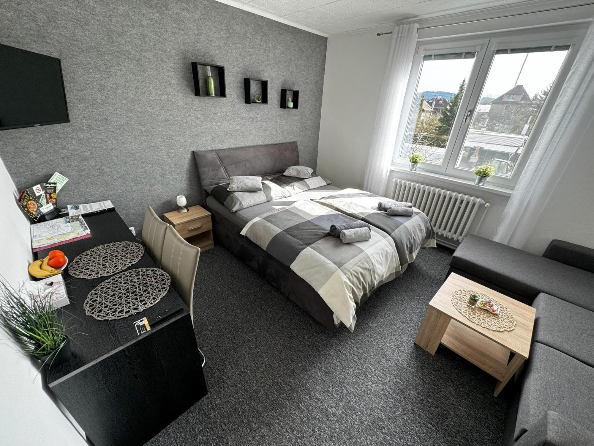 Apartmány Karlovy Vary Esterno foto