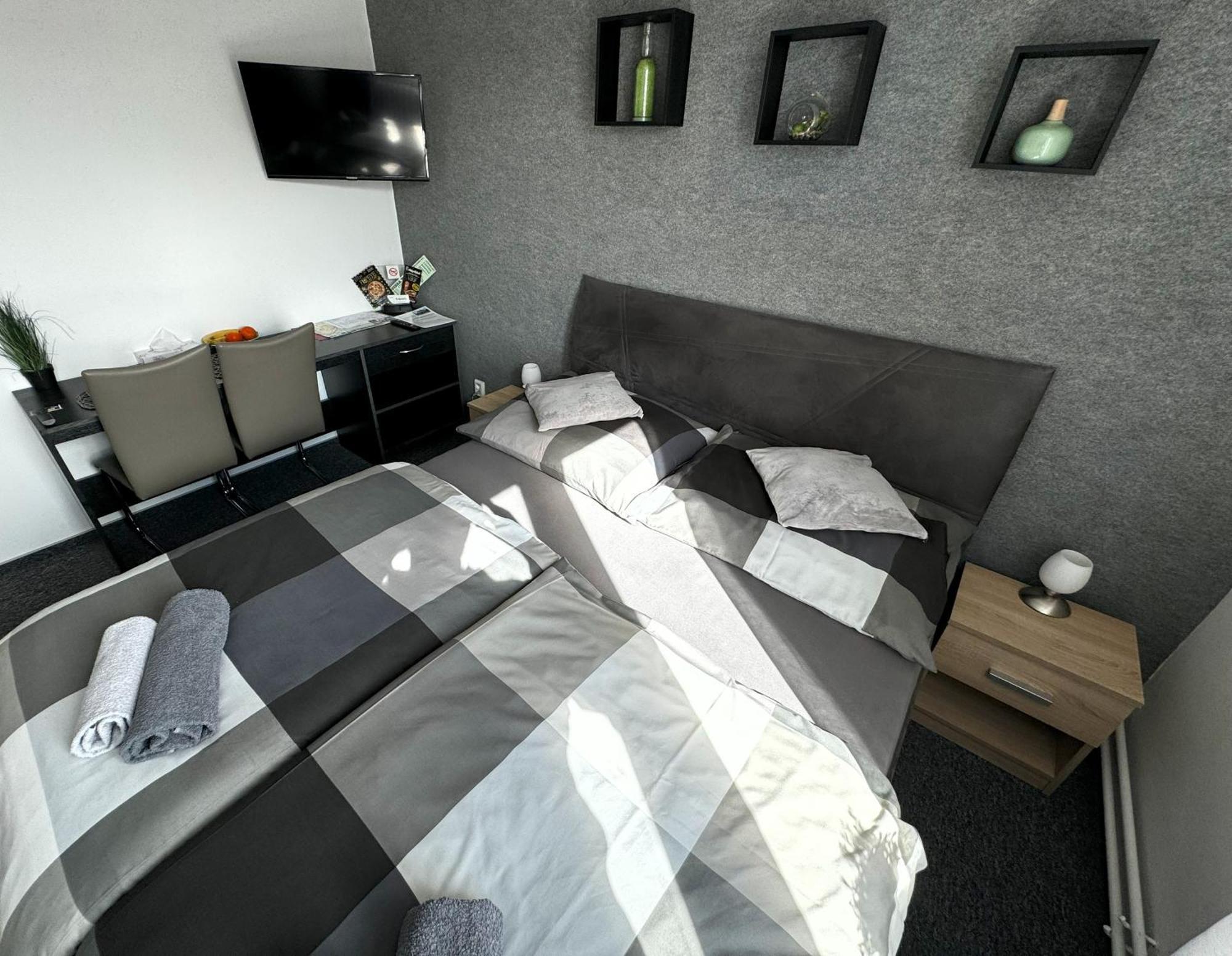 Apartmány Karlovy Vary Esterno foto