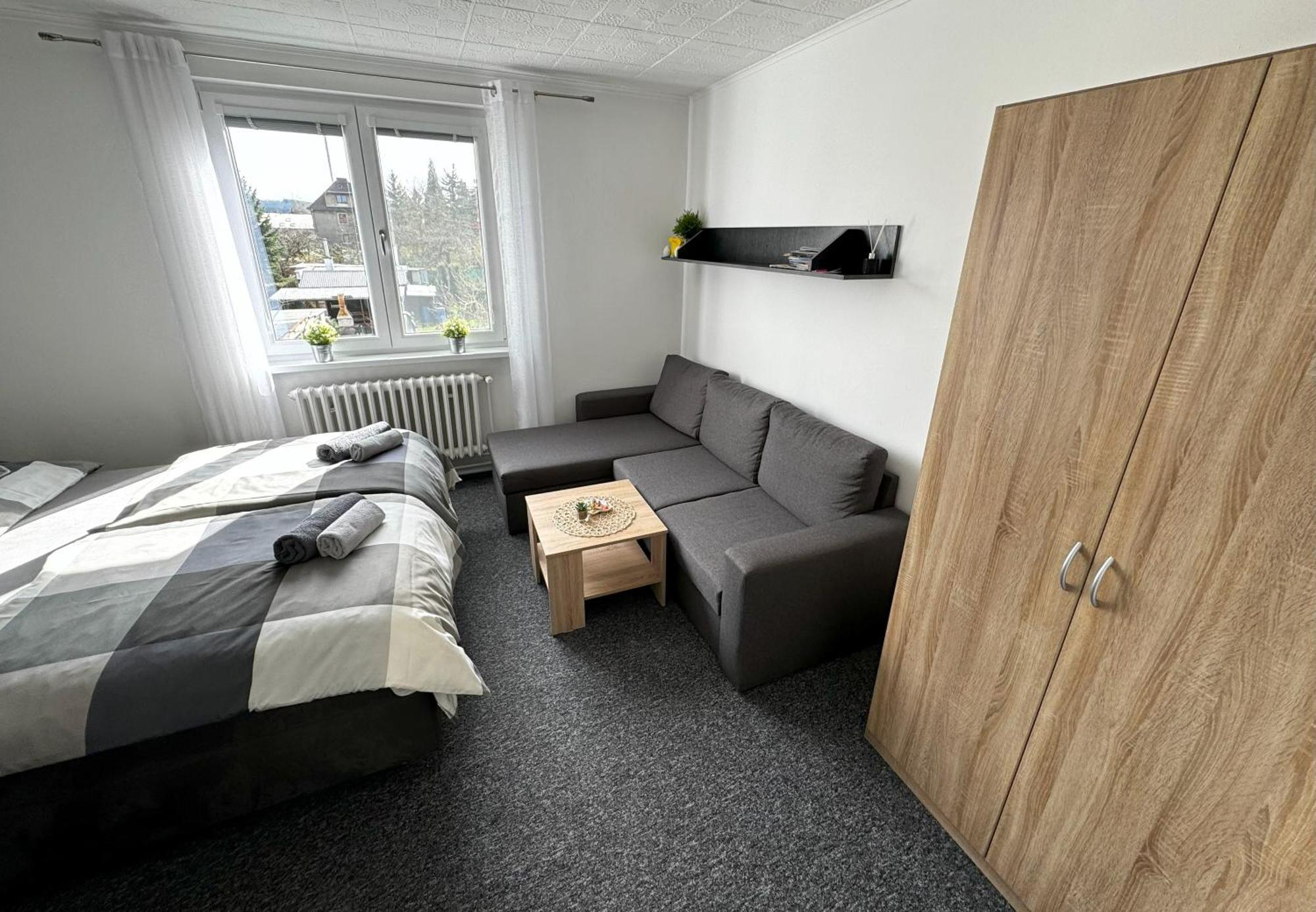 Apartmány Karlovy Vary Esterno foto