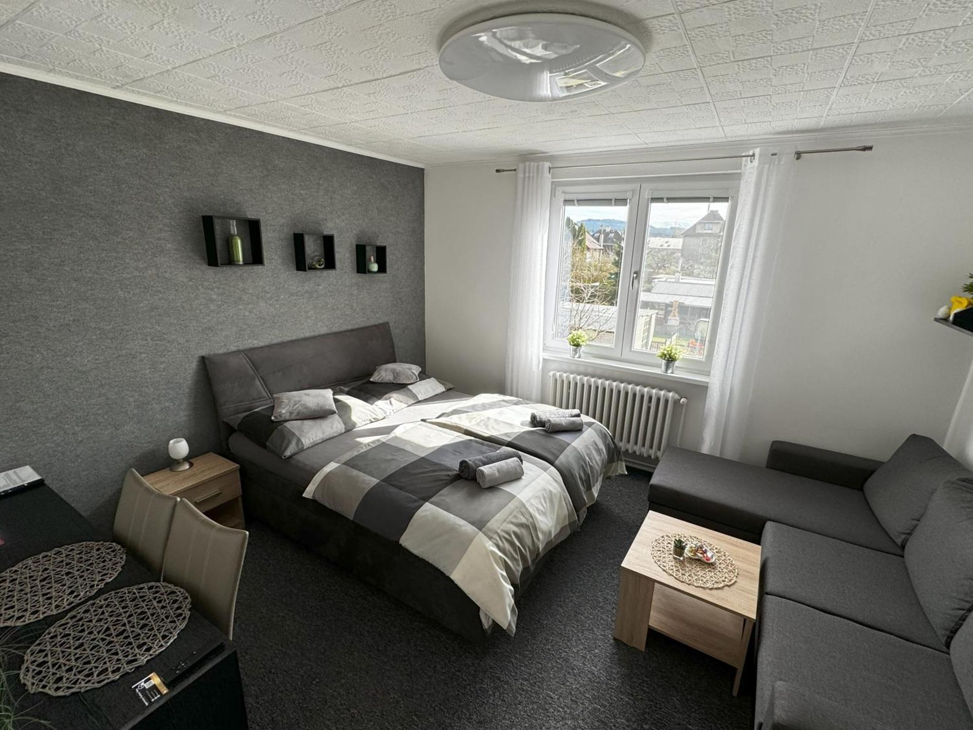 Apartmány Karlovy Vary Esterno foto